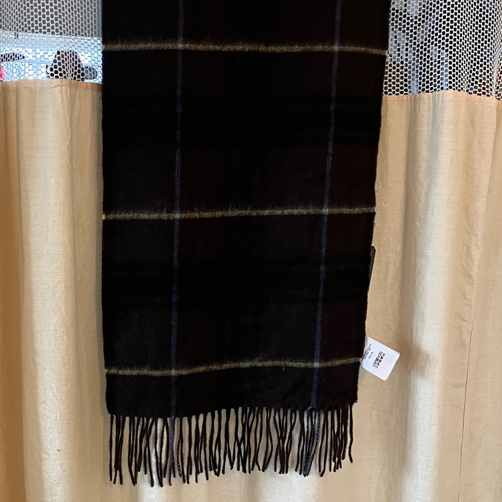 Club Room 100% cashmere Plaid Scarf